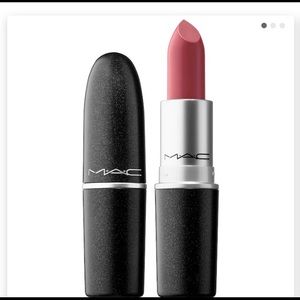 MAC Love me Lipstick Give me Fever